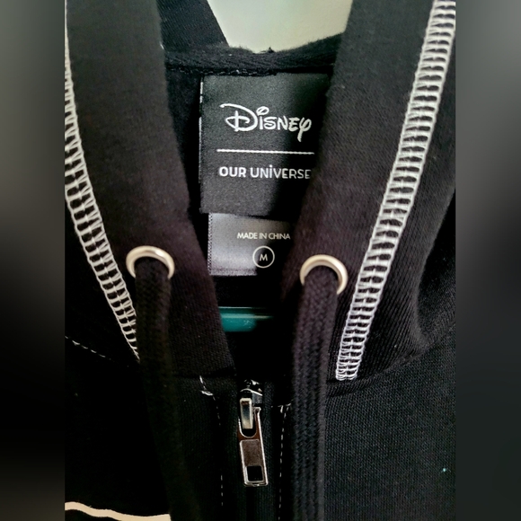 Hocus Pocus Binx Disney Halloween Hoodie - Picture 5 of 6